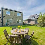 3 Bed In Oc-s30429 別荘