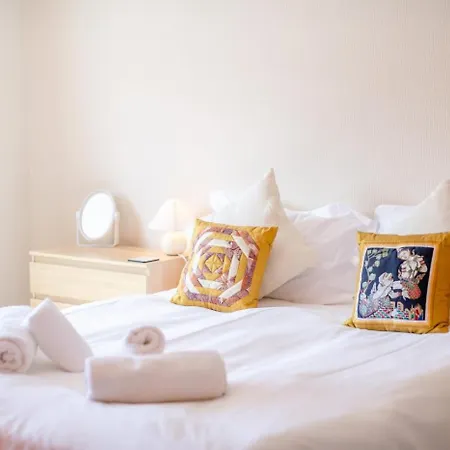 3 Bed In Oc-s30429 * Хоус