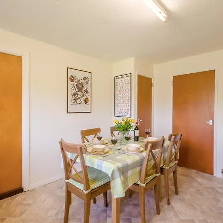 3 Bed In Oc-s30429 Хоус