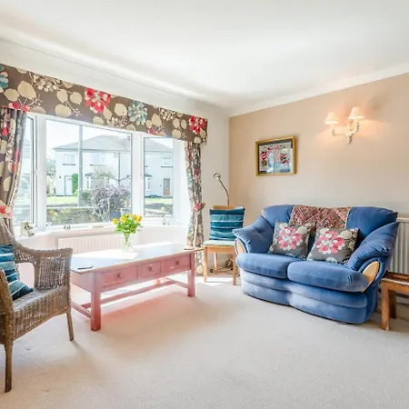 3 Bed In Oc-s30429 * Хоус