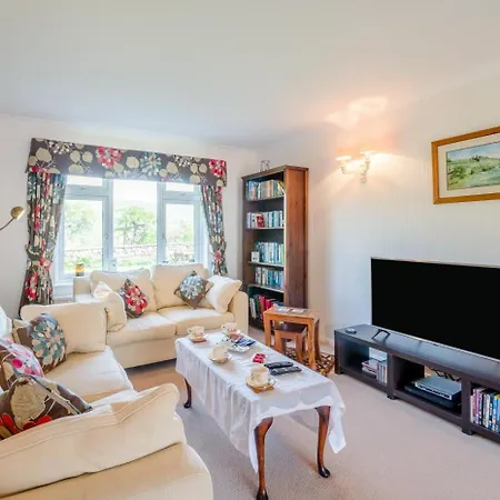 Vakantiehuis Stoneleigh - *